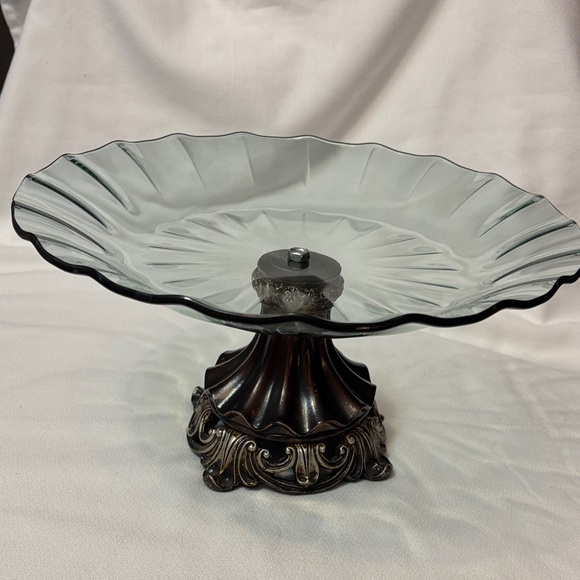 Elegant Glass Cake Stand with Ornate Base - Picture 1 of 4